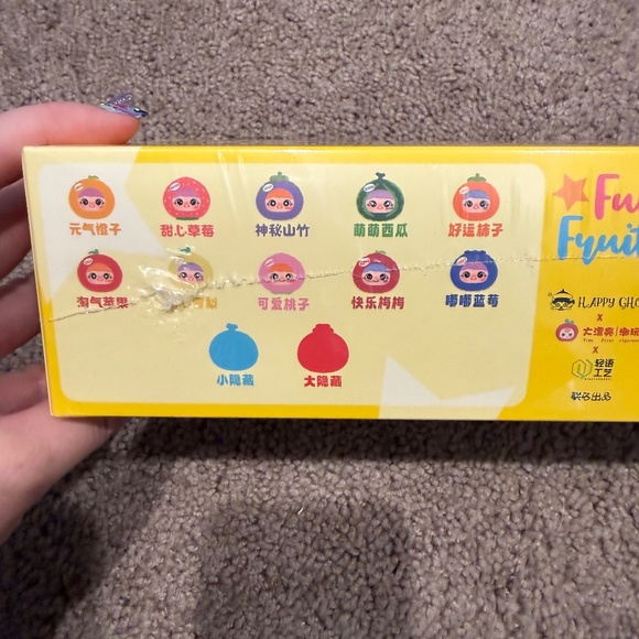 Pop Mart YaYa fun fruits scented plush pendant case of 8 - Picture 2 of 3